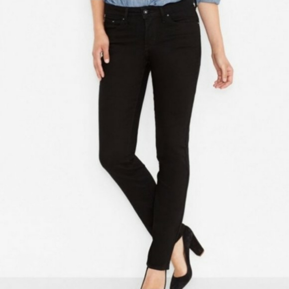 New NWT Levis Demi Curve Black Straight Leg Jeans Stretchy High Waisted Rise